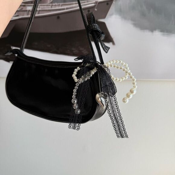 Y2K bow tie bag charm - Picture 6 of 6